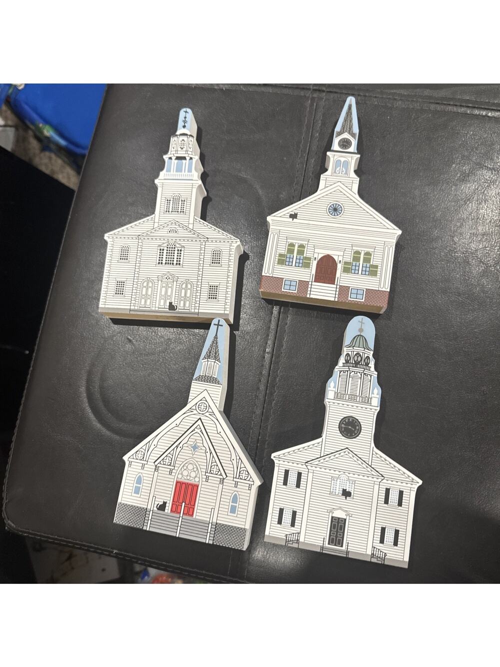 Lots Of 4 Cats Meow Village New England Churches Series 1999 retired